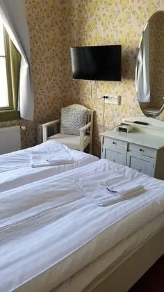 Comfort Tek Büyük veya İki Ayrı Yataklı Oda
