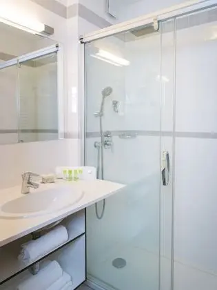 Tek Büyük veya İki Ayrı Yataklı Oda, Balkon, Şehir Manzaralı (Wellness access)