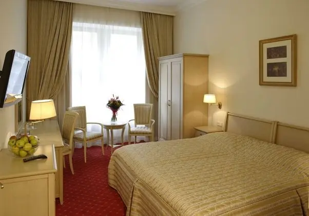 Comfort Tek Büyük veya İki Ayrı Yataklı Oda