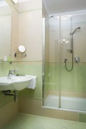 Comfort Tek Büyük veya İki Ayrı Yataklı Oda