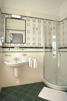 Comfort Tek Büyük veya İki Ayrı Yataklı Oda