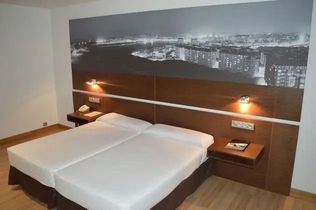 Büyük Yataklı Tek Kişilik Oda