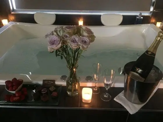 Luxury Oda, 1 En Büyük (King) Boy Yatak (Jet Spa Suite)