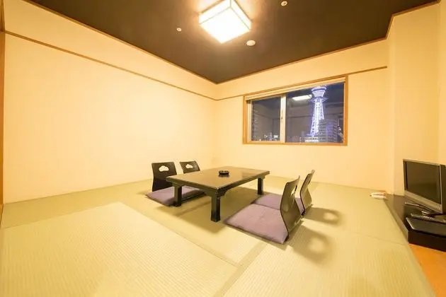 Traditional Oda, Ortak Banyo (Room Type A, No tattoo allowed)