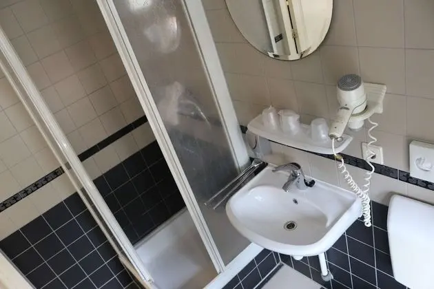 Standard Oda, 1 Büyük (Queen) Boy Yatak, Sigara İçilmez