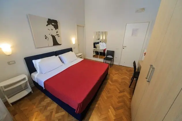 Standard Tek Büyük Yataklı Oda