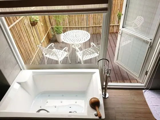 Premium Tek Büyük Yataklı Oda