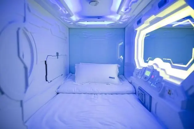 Single Capsule Bed - 8 Female