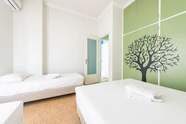 Grand Apart Daire (Near Metro #1)