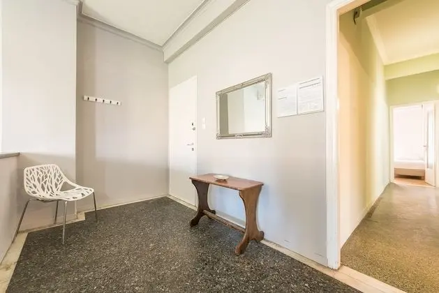 Grand Apart Daire (Near Metro #1)