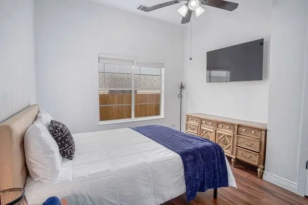 Ev (4 Bedrooms)