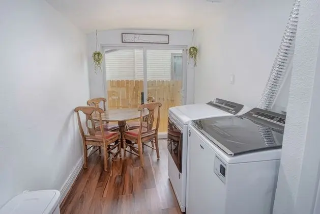 Ev (4 Bedrooms)
