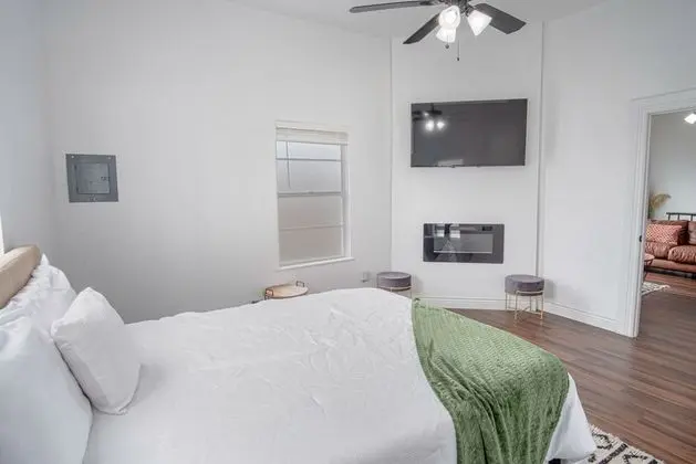Ev (4 Bedrooms)