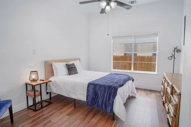 Ev (4 Bedrooms)