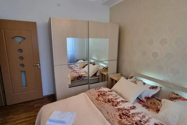 Apart Daire, 1 Büyük (Queen) Boy Yatak ve Çekyat