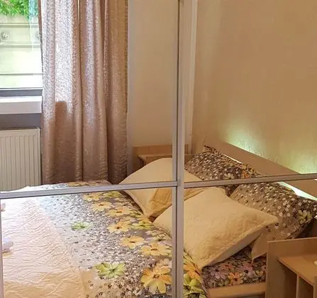 Apart Daire, 1 Büyük (Queen) Boy Yatak ve Çekyat