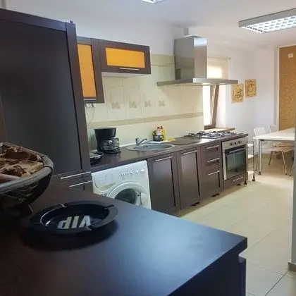 Apart Daire, 1 Büyük (Queen) Boy Yatak ve Çekyat