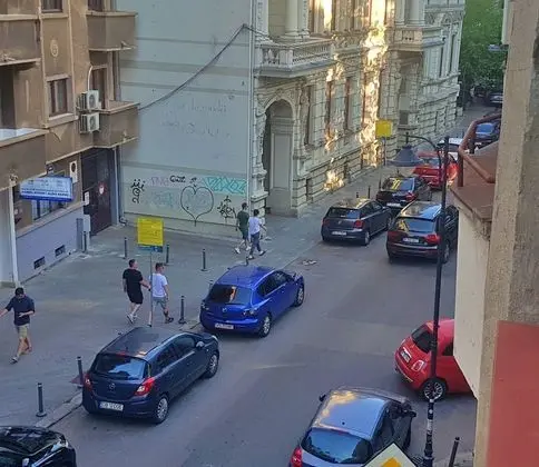 Apart Daire, 1 Büyük (Queen) Boy Yatak ve Çekyat