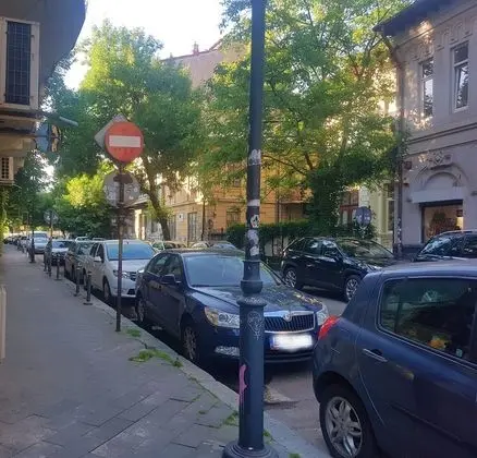 Apart Daire, 1 Büyük (Queen) Boy Yatak ve Çekyat