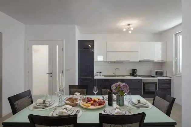 Exclusive Apart Daire, Deniz Manzaralı