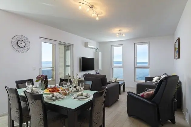 Exclusive Apart Daire, Deniz Manzaralı