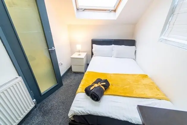 Stüdyo, 1 Büyük (Queen) Boy Yatak