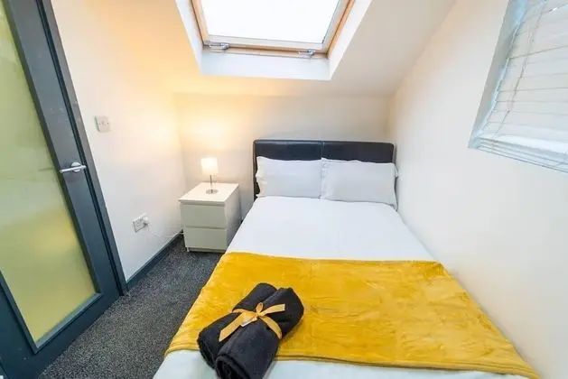 Stüdyo, 1 Büyük (Queen) Boy Yatak