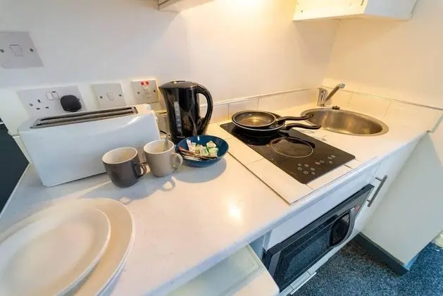 Stüdyo, 1 Büyük (Queen) Boy Yatak