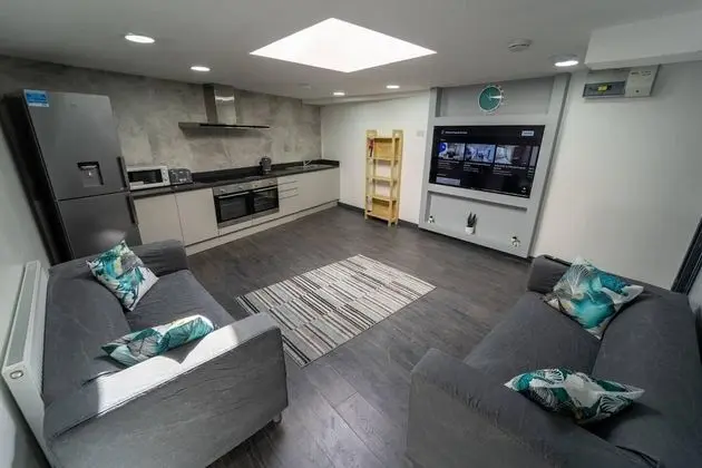 Stüdyo, 1 Büyük (Queen) Boy Yatak