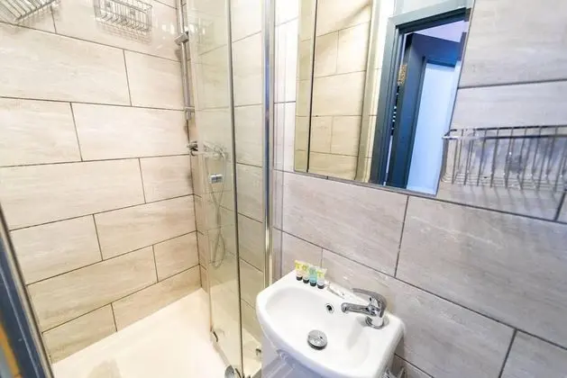 Stüdyo, 1 Büyük (Queen) Boy Yatak