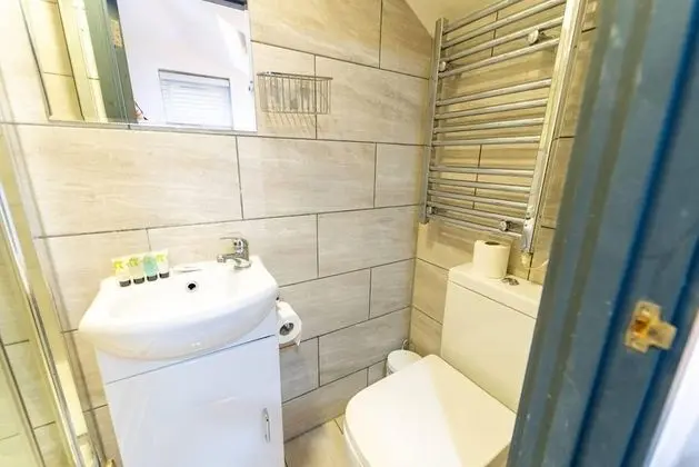 Stüdyo, 1 Büyük (Queen) Boy Yatak