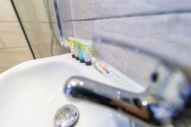 Stüdyo, 1 Büyük (Queen) Boy Yatak