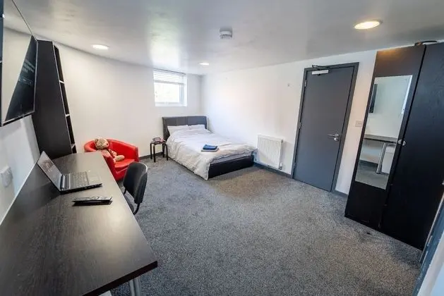 Stüdyo, 1 Büyük (Queen) Boy Yatak