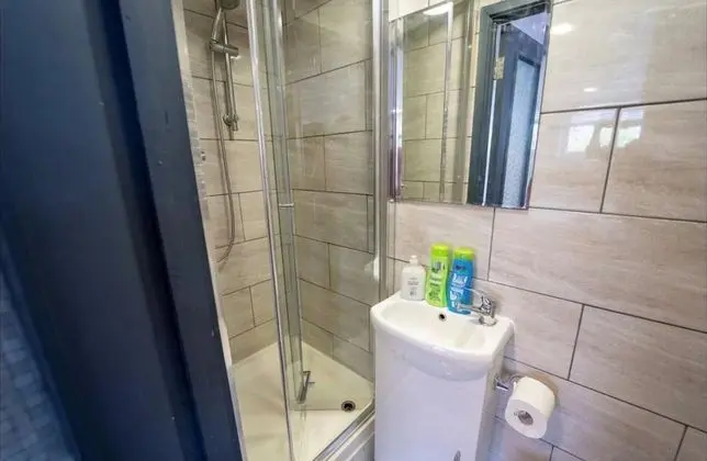 Stüdyo, 1 Büyük (Queen) Boy Yatak