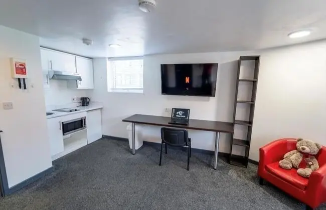 Stüdyo, 1 Büyük (Queen) Boy Yatak