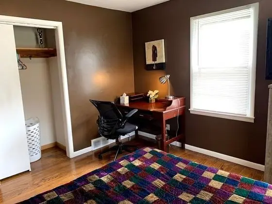 Ev (Spacious, cozy 2 bed home near the St)