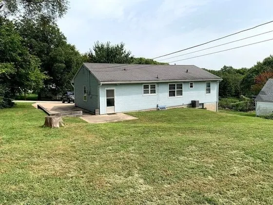 Ev (Spacious, cozy 2 bed home near the St)