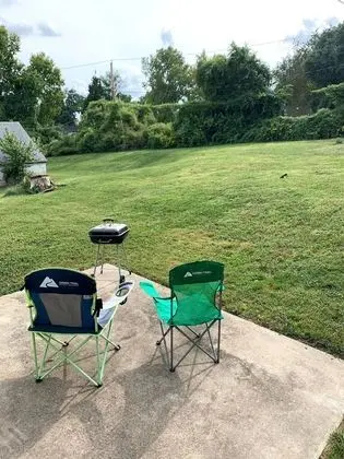 Ev (Spacious, cozy 2 bed home near the St)