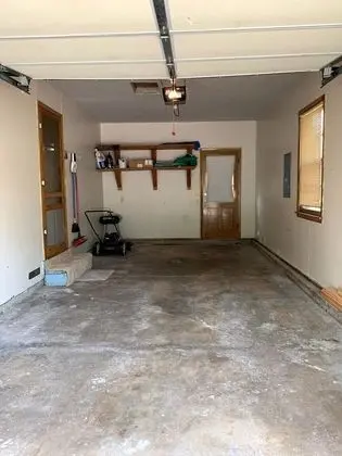 Ev (Spacious, cozy 2 bed home near the St)