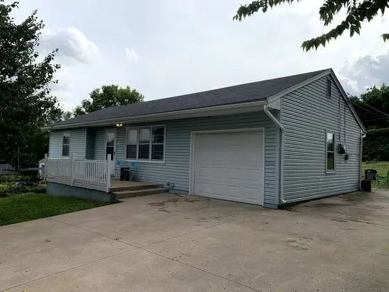 Ev (Spacious, cozy 2 bed home near the St)