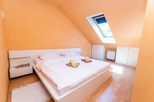Çatı Katı (Loft) (2 Bedrooms)