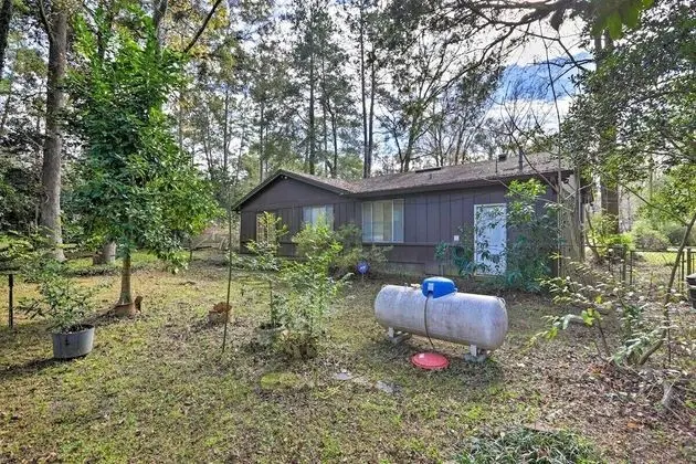 Ev (Spacious, exquisite 4-bed home near F)