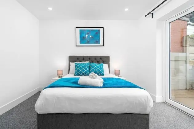 Ev (5 Bedrooms)