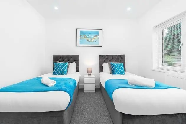 Ev (5 Bedrooms)