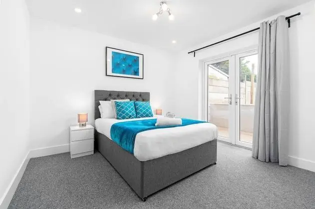 Ev (5 Bedrooms)
