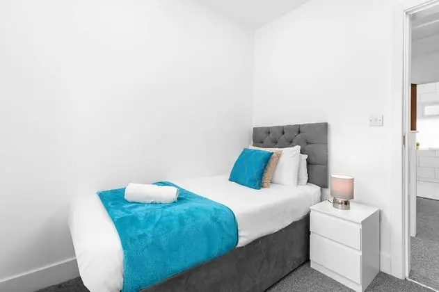 Ev (5 Bedrooms)