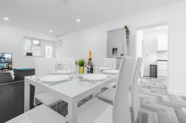 Ev (5 Bedrooms)