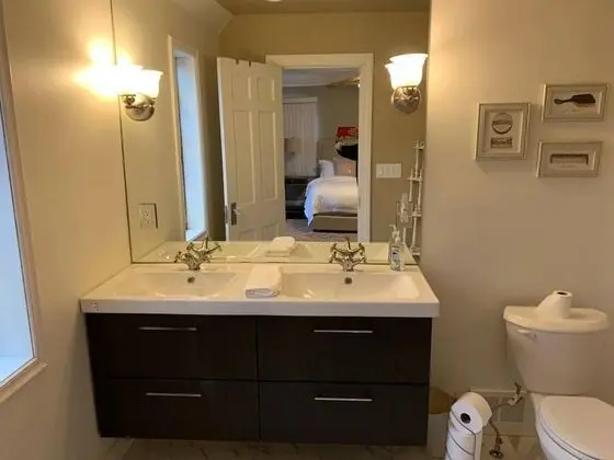 Ev