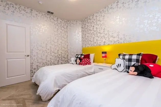 Villa (Spacious and Modern 8 Bedroom 5 Bathr)