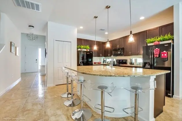 Villa (Spacious and Modern 8 Bedroom 5 Bathr)